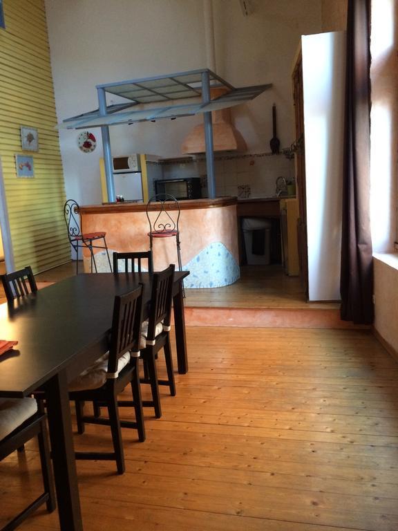 Duplex Avec Terrasse Tropezienne Apartment Pezenas Bagian luar foto